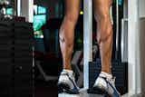 足を細くする方法。筋肉質でも太ももやふくらはぎをスリムにするコツとは？