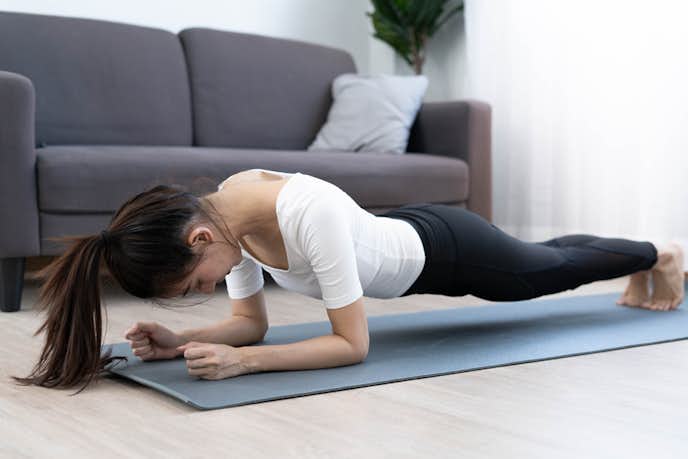 自宅でできる手軽な体幹トレーニングとは｜内から鍛える方法を紹介.jpg