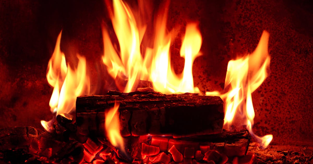 焚き火台シートのおすすめ15選 キャンプで役立つ人気の耐火マットを大公開 Smartlog 焚き火台シートのおすすめ15選 キャンプで役立つ人気の耐火マットを大公開 Smartlog