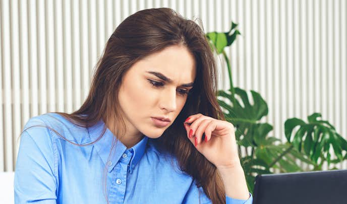 感情の起伏が激しい人の特徴 原因 気分に波がある男女が喜怒哀楽をコントロールする方法 Smartlog 感情の起伏が激しい人の特徴 原因 気分に波がある男女が喜怒哀楽をコントロールする方法 Smartlog