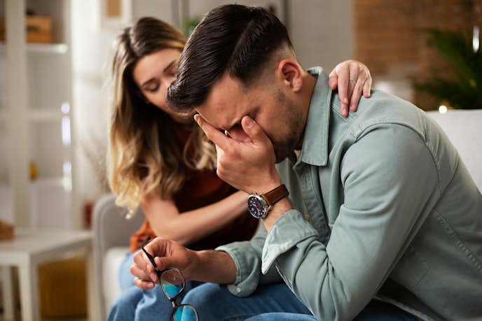 慰める方法は男女で異なる 男女別の慰め方 おすすめの言葉を大公開 Smartlog 慰める方法は男女で異なる 男女別の慰め方 おすすめの言葉を大公開 Smartlog