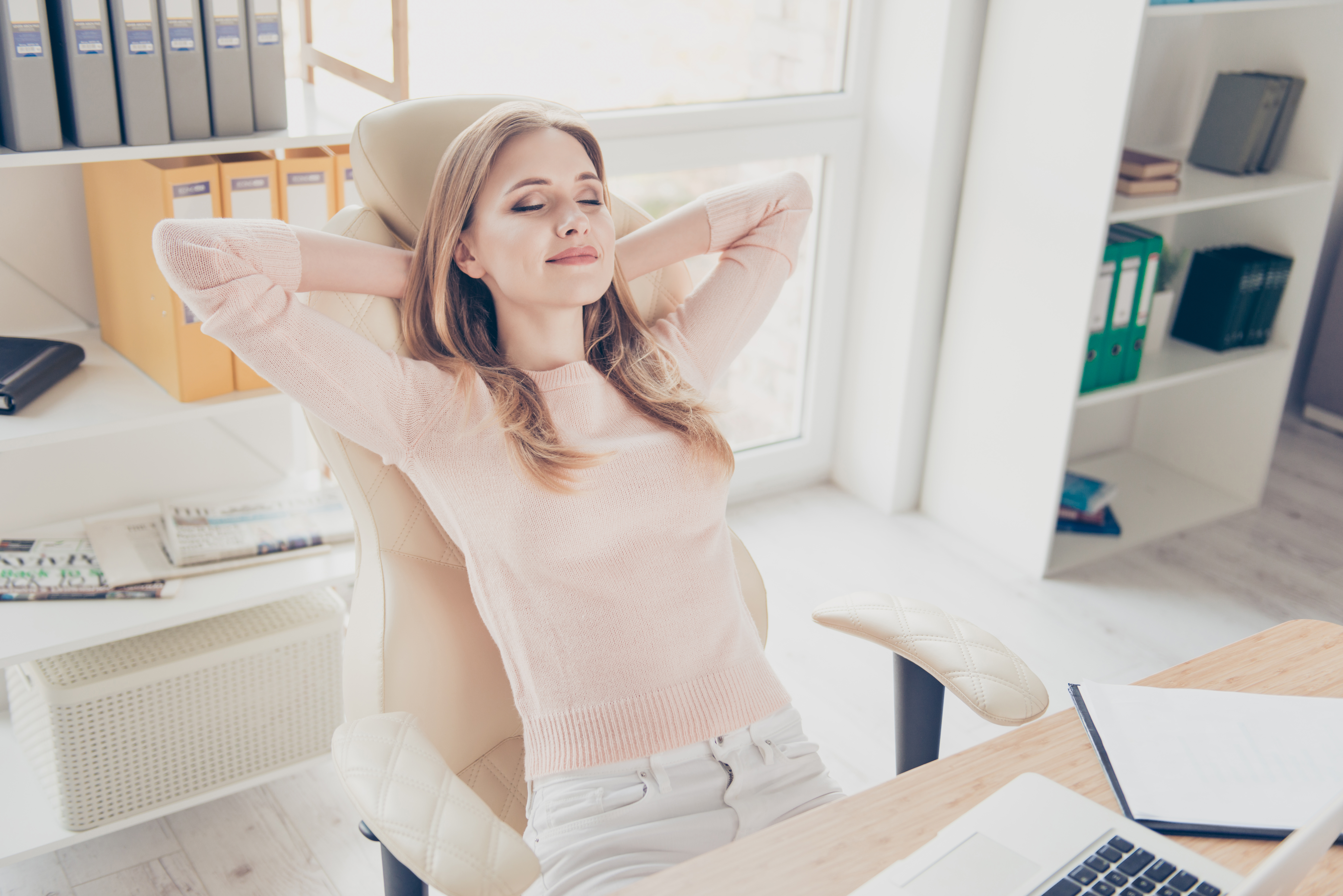 夢占い 仕事の夢ばかり見る意味 失敗する クビになる 追われるなど状況別に解説 Smartlog