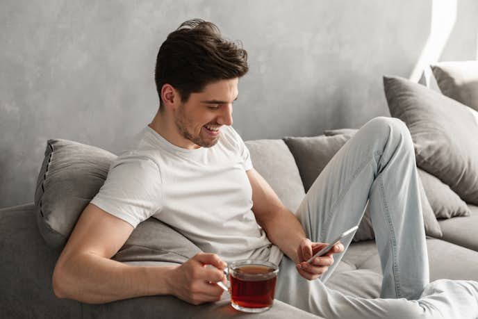 あまのじゃくな男性の本音5選 素直でない男性を落とす方法も解説 Smartlog あまのじゃくな男性の本音5選 素直でない男性を落とす方法も解説 Smartlog