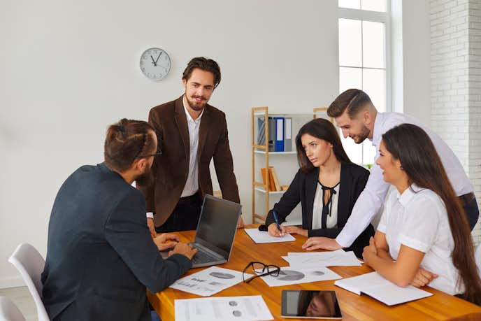 リーダーとは何か 優れたリーダーに必要な10の要素や条件を解説 Smartlog リーダーとは何か 優れたリーダーに必要な10の要素や条件を解説 Smartlog