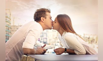 何度もキスをする男性心理とは?キス...