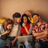 脈ありっぽいのに誘ってこない理由とは?いい感じな男性へのアプローチ方法も解説!