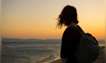 別れても好きな人の特徴18選|忘れ...