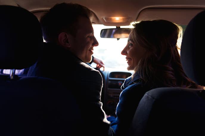 車の中でキスを成功させる最強のタイミングは夜景の綺麗なところでのキス