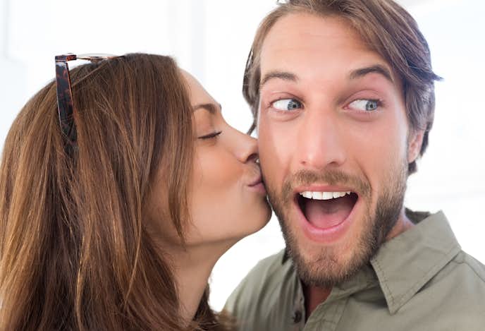 女性からほっぺにキスするのはアリ 男性が本気で喜ぶキスのコツを大公開 Smartlog 女性からほっぺにキスするのはアリ 男性が本気で喜ぶキスのコツを大公開 Smartlog