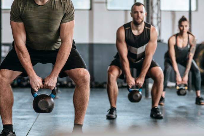 男性が太もも痩せをするためのコツ1. 筋トレは低負荷のトレーニングを行う