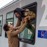 遠距離恋愛から結婚するタイミングや決め手と...