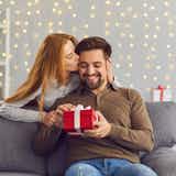 疲れてる彼氏が喜ぶプレゼント10選。リラックスできる癒やしギフト特集