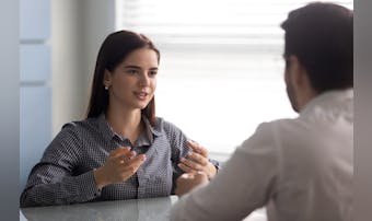 会話が苦手な人におすすめの克服方法...