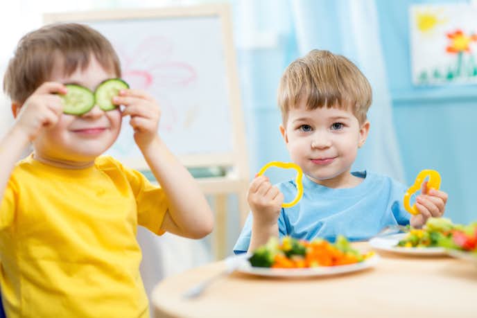 食生活を変えてダイエットをする子供たち
