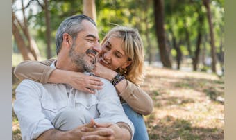 恋愛ですれ違いが起きる原因とは ズレを乗り越えて恋人と円満な関係になるコツを解説 Smartlog 恋愛ですれ違いが起きる原因とは ズレを乗り越えて恋人と円満な関係になるコツを解説 Smartlog