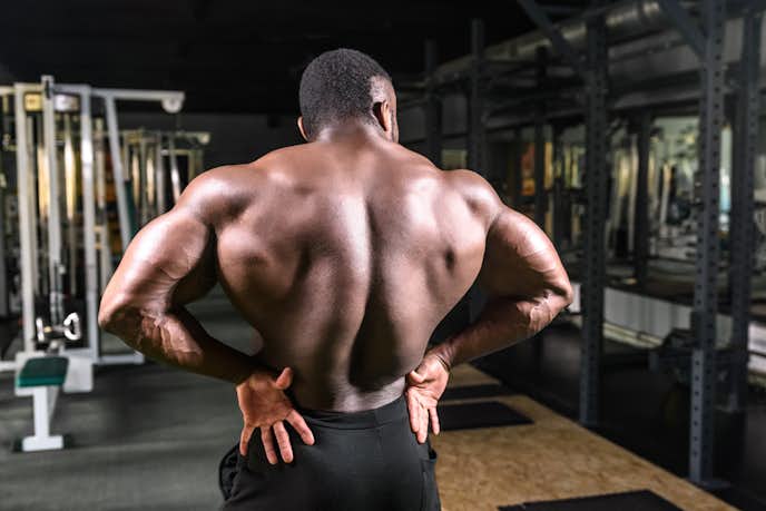 広背筋下部を鍛える筋トレメニュー 鍛えにくい背中に効果的なトレーニングとは Smartlog