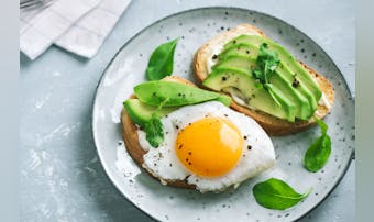 筋トレには卵が効果的｜トレーニングへのメリットやおすすめの食べ方を紹介！