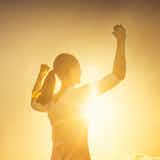 どん底から這い上がった人は強い!辛い状況を乗り越えた人の魅力とは?