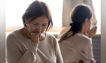 親に結婚を反対されたらどうする?両...