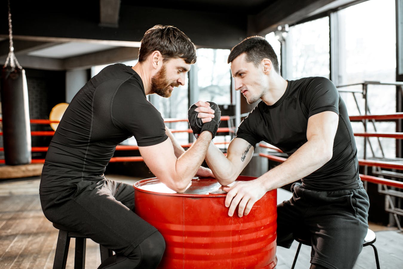 腕相撲で使う筋肉部位 アームレスリングで勝つ筋トレメニューを解説 Smartlogボディメイク