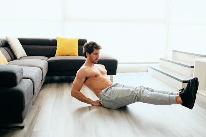 腰を痛めない腹筋の鍛え方 お腹を割る効果的な筋トレメニューとは Smartlog 腰を痛めない腹筋の鍛え方 お腹を割る効果的な筋トレメニューとは Smartlog