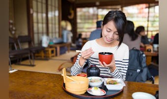 夜食べないダイエットは痩せるけど体...