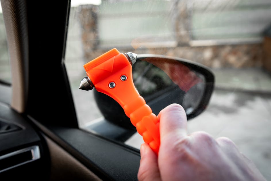 自動車向け脱出用ハンマーのおすすめ集 緊急時に命の危険を防ぐ工具とは Smartlog