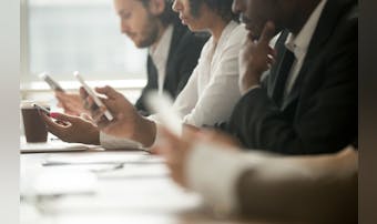 会話を苦手に感じる理由とは?トーク...