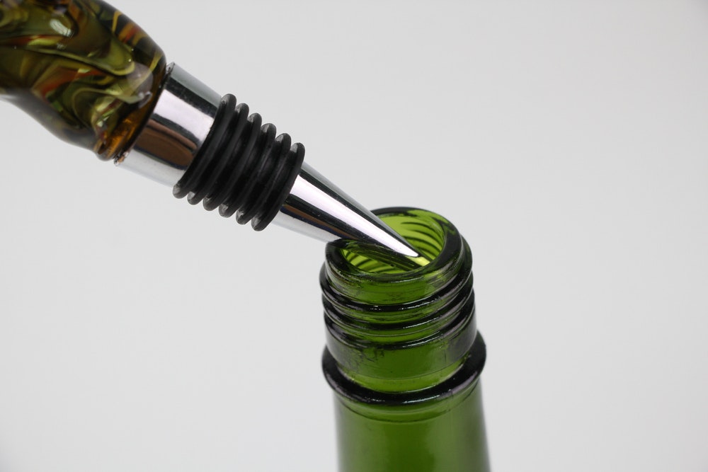 ワインストッパーのおすすめ15選｜栓をして酸化を防ぐ人気商品を比較 | Smartlog