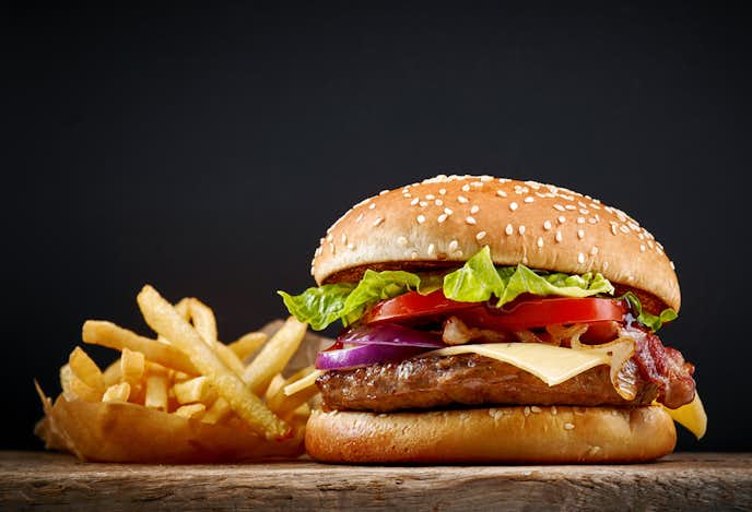マクドナルドでダイエット中は避けるべき食べ物5選_カロリーや糖質なども解説