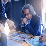 否定的な人の特徴とは?いつも否定から入る人...