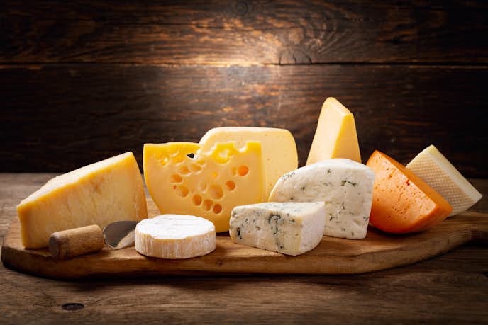 筋トレにおすすめのチーズの種類は？カロリーやタンパク質量を解説！
