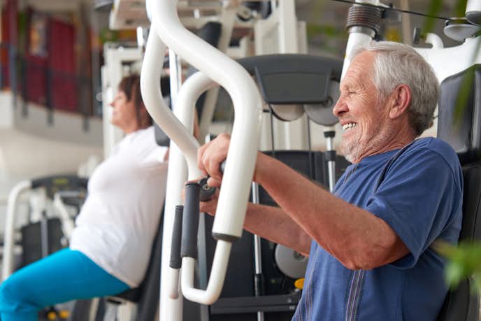高齢者におすすめの筋力トレーニング 無理なく簡単にできる運動プログラムを紹介 Smartlog