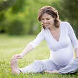 マタニティストレッチの正しいやり方。妊娠中に体操するメリット&注意点を解説!