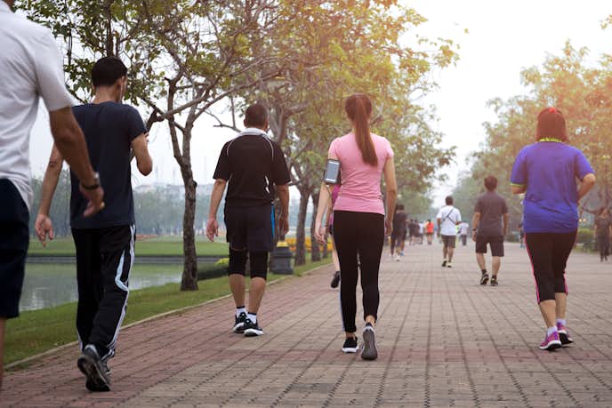 早歩きは健康に効果的 普通の速度で歩くよりもどんなメリットがある Smartlog
