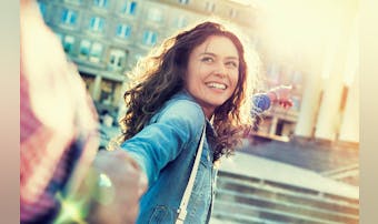 家デートですぐに寝る彼氏の心理 かまってくれない恋人への対処法とは Smartlog 家デートですぐに寝る彼氏の心理 かまってくれない恋人への対処法とは Smartlog