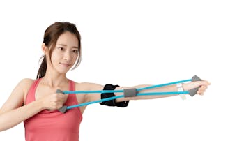 チューブトレーニングの効果的なメニュー 簡単なおすすめ筋トレ方法を解説 Smartlog チューブトレーニングの効果的なメニュー 簡単なおすすめ筋トレ方法を解説 Smartlog