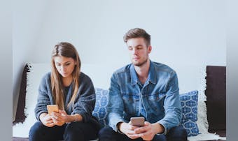 告白後の「考えさせて」は脈なし?返...