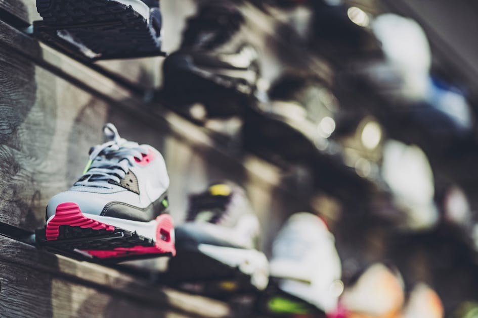 ナイキ エアハラチ のメンズコーデ選 足元までキレイな着こなし術 Smartlog ナイキ エアハラチ のメンズコーデ選 足元までキレイな着こなし術 Smartlog