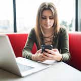 彼氏を不安にさせるのはNG!安心させすぎずに彼を夢中にする方法とは?