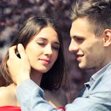 男性が好きな女性にしかとらない行動とは?本...