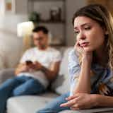 好きな人に会えない女性心理とは 片思い中の彼に会えなくて寂しい時の対処法も大公開 Smartlog 好きな人に会えない女性心理とは 片思い中の彼に会えなくて寂しい時の対処法も大公開 Smartlog