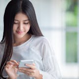 無意識に目で追う女性心理とは?特定の男性に...