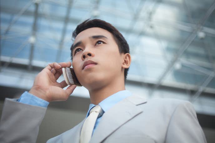 落ち着いた人の特徴とは 振る舞いが冷静で落ち着いてる大人に近づくコツも大公開 Smartlog 落ち着いた人の特徴とは 振る舞いが冷静で落ち着いてる大人に近づくコツも大公開 Smartlog