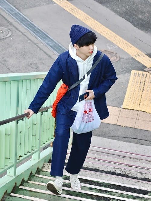 ネイビージャケットのメンズコーデ13選 おしゃれな着こなしに仕上げよう Smartlog ネイビージャケットのメンズコーデ13選 おしゃれな着こなしに仕上げよう Smartlog