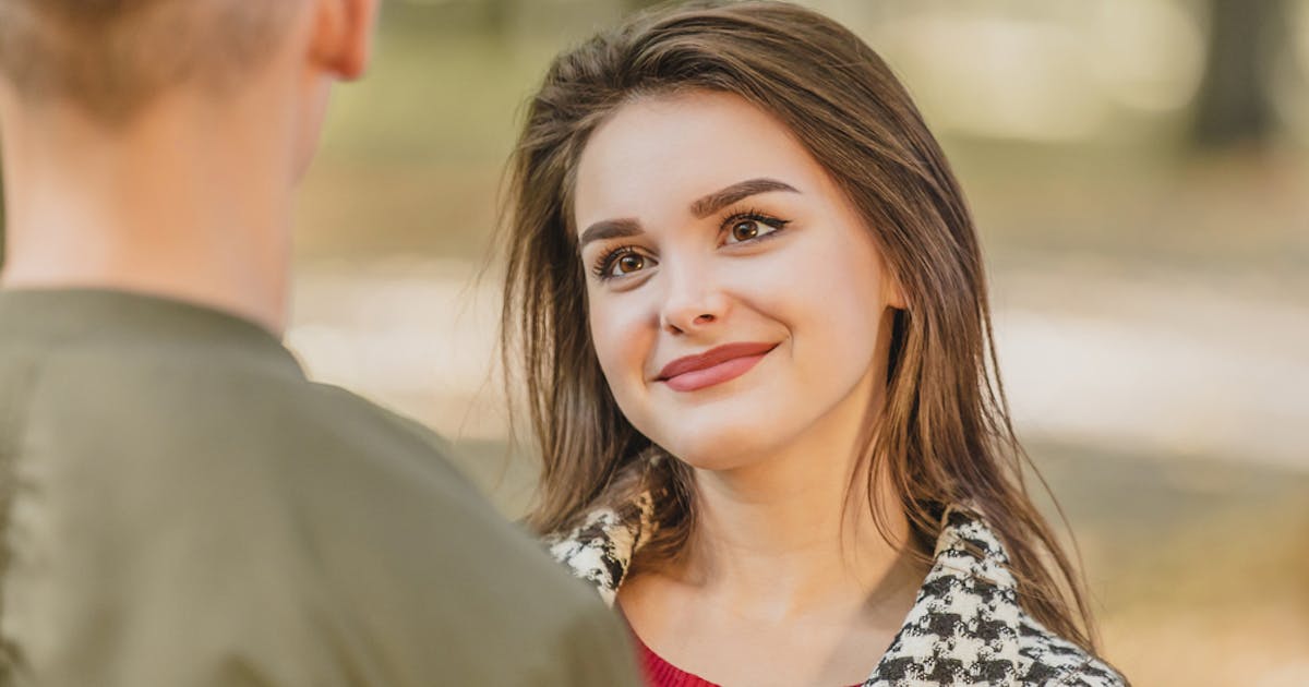 何かと褒めてくれる男性の心理とは 脈ありなのか見分ける方法も解説 Smartlog 何かと褒めてくれる男性の心理とは 脈ありなのか見分ける方法も解説 Smartlog