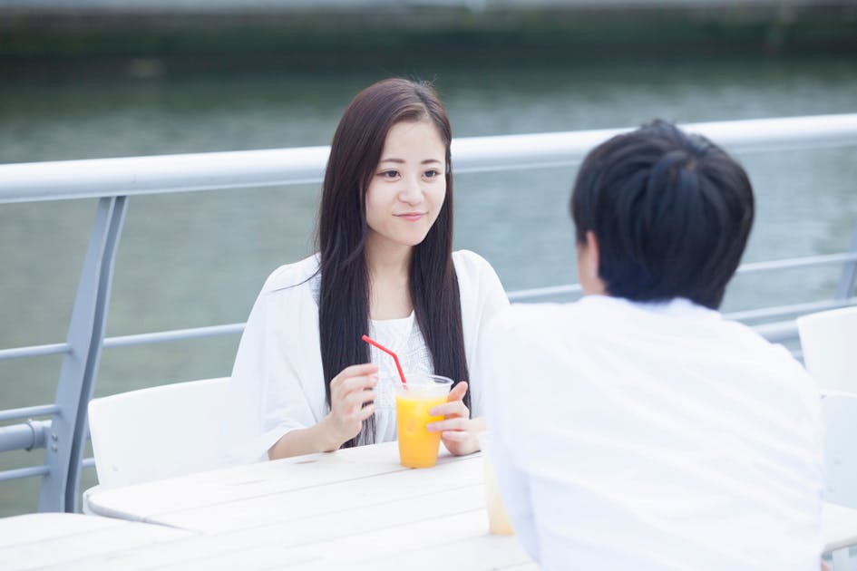 好きな人に恋愛相談するのはアリ 男性が自分に脈ありか見分ける方法も解説 Smartlog