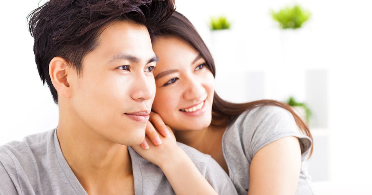 彼氏にくっつきたい 甘えん坊彼女にくっつかれた時の男性心理を紹介 Smartlog