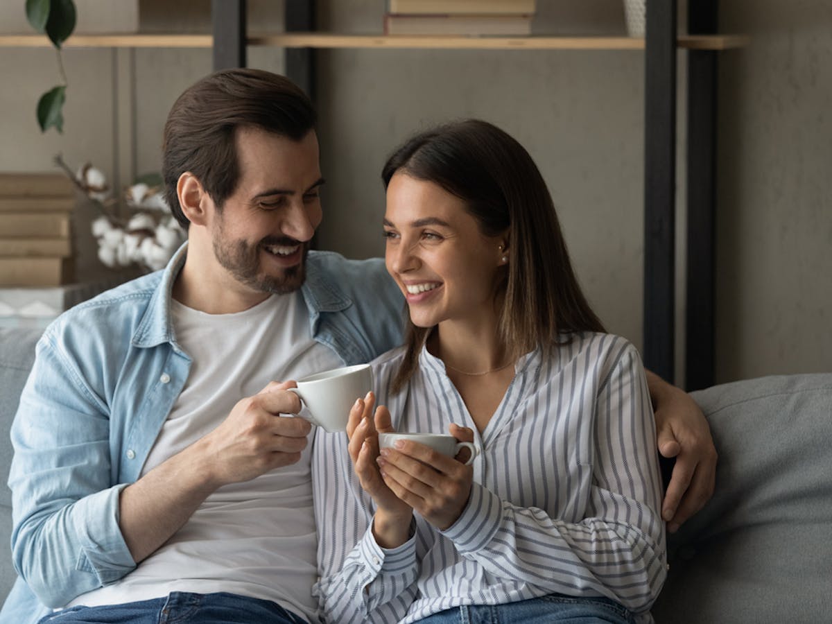 彼女を溺愛する彼氏の特徴とは 恋人が好きすぎる男性の特徴を大公開 Smartlog 彼女を溺愛する彼氏の特徴とは 恋人が好きすぎる男性の特徴を大公開 Smartlog