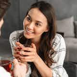 猫っぽい人の性格とは?猫系女子の見た目&行動の特徴から魅力まで大公開